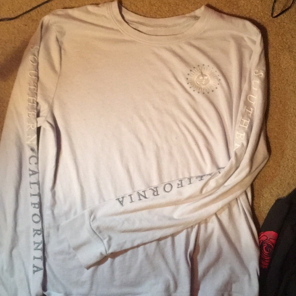 I am sellin two holister shirts